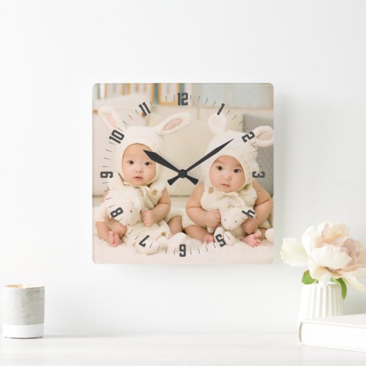 Schattige tweelingen Fotozure Vierkante Klok (Huis)