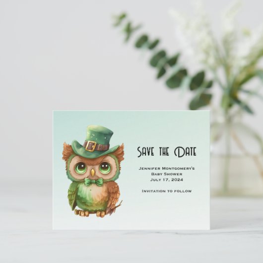 Schattige Uil in een Groene Top Hoed Sla de Datum Uitnodiging Briefkaart (Staand voorkant)