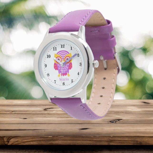 schattige uilliefhebbers voegen naam toe horloge (Creator heeft geüpload)