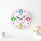 schattige uiluil klokneonblauw, roze, groen, geel grote klok (Huis)