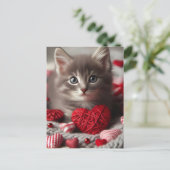 Schattige Valentijn Fluffy Grey Kitten met Harten Briefkaart (Staand voorkant)