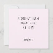 Schattige Valentijn's Meisje Holding Hart Kaart (Achterkant)