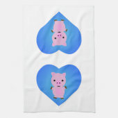 Schattige Varken met een Blauw Hart in Achtergrond Theedoek (Verticaal)