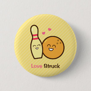 Schattige Verliefde Bowling Bal en Pin Knop Ronde Button 5,7 Cm