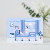 schattige verpleegster voegt sentiment toe bedankkaart (Staand voorkant)