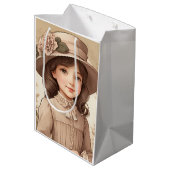 Schattige  Victoriaans Meisportret Medium Cadeauzakje (Achterkant Gekanteld)