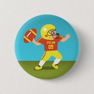 Schattige voetbaljongen met helm en schoudervullin ronde button 5,7 cm