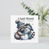 Schattige wasbeer en sneeuwman. feestdagenkaart (Staand voorkant)