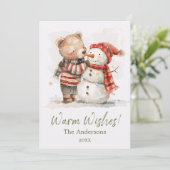 Schattige watercolorbeer en sneeuwman | Warme wens Feestdagenkaart (Staand voorkant)