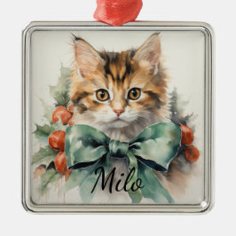 SCHATTIGE WATERVERF TABBY KITTEN MET GROENE BOOG METALEN ORNAMENT