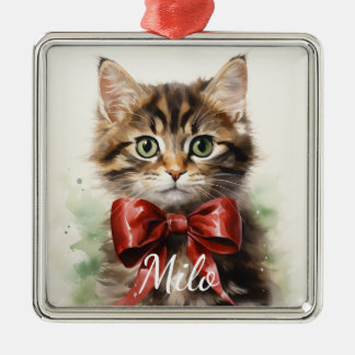 SCHATTIGE WATERVERF TABBY KITTEN MET RODE STRIK METALEN ORNAMENT