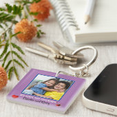 Schattige We Love You Oma Foto Paarse gemarmerd Sleutelhanger (Voorkant Rechts)