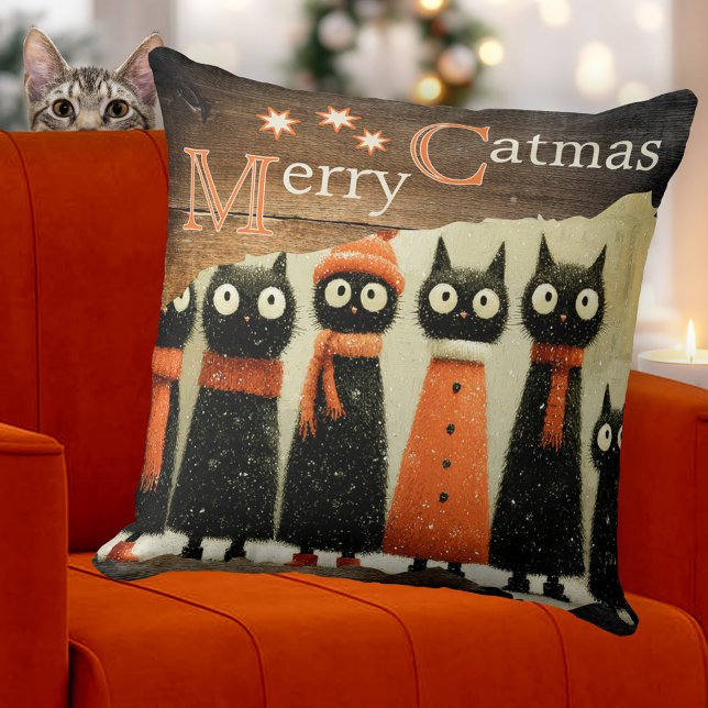 Schattige Whimsical Cats Rustieke Kerst Kussen (Christmas pillow featuring a whimsical painting of cute cats on rustic wood. Original for cat lovers)