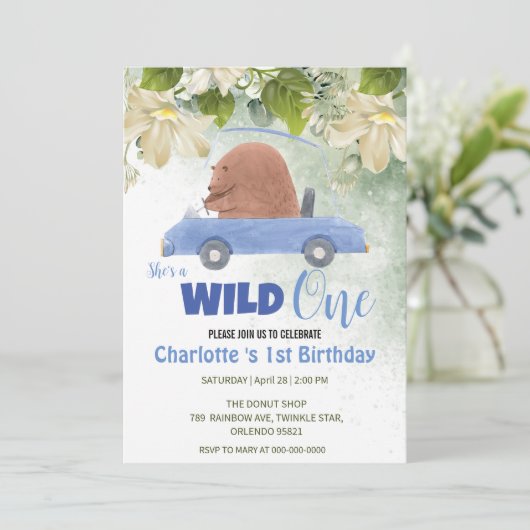 Schattige Wild Een Beer Dieren Auto 1e Verjaardags Kaart (Staand voorkant)