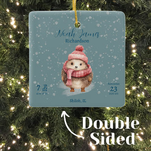Schattige Winter Hedgehog Baby Geboorte Statistiek Keramisch Ornament