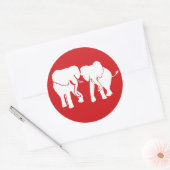 Schattige Wit Olifantenpaar kiest achtergrondkleur Ronde Sticker (Envelop)