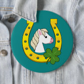 Schattige Wit Paard w Gouden Hoefijzer, Shamrock Ronde Button 6,0 Cm (In situ)
