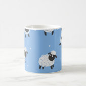 Schattige wit schaap: lammeren. koffiemok (Center)