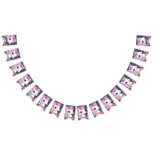 Schattige Witte Baby Eenhoorn met Bloemen Vlaggetjes