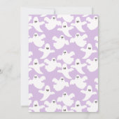 Schattige Witte Geesten op Zachte Paarse Halloween Kaart (Achterkant)