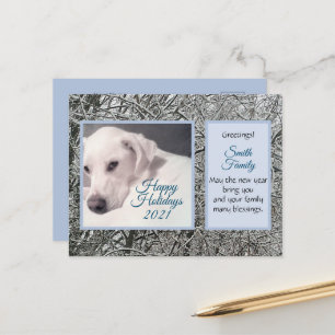 Schattige Witte Hond Winter Thema Blauw Feestdagenkaart