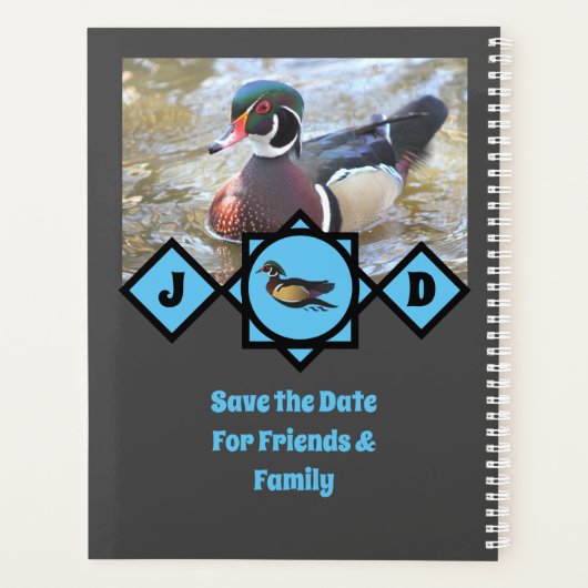 Schattige Wood Duck Monogram Foto Planner (Achterkant)