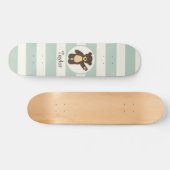 Schattige Woodland Brown Beer; Sage Green Stripes Skateboard (Horizontaal)