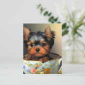 Schattige Yorkie in een theekopje Briefkaart (Staand voorkant)