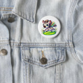 Schattige zebra door een veld ronde button 5,7 cm (In situ)