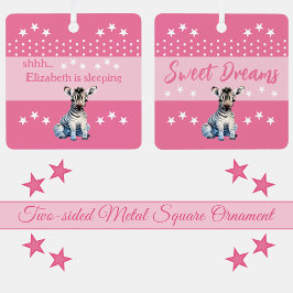 Schattige zebra sstt voeg naam toe slaapt roze metalen ornament