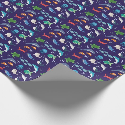 Schattige zee wezens zwemmen onder water cadeaupapier (Hoek)