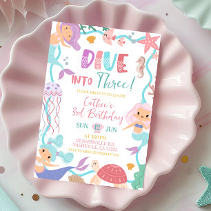 Schattige zeemeermin duikt in verjaardagsuitnodigi kaart