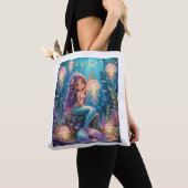 Schattige zeemeermin met kwal lantaarn tote bag (Dichtbij)