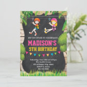 Schattige zip line uitnodiging (Staand voorkant)