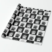 Schattige Zwart Beer Paw Print Checkerboard Patter Cadeaupapier (Uitgerold)