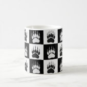 Schattige Zwart Beer Paw Print Checkerboard Patter Koffiemok (Center)