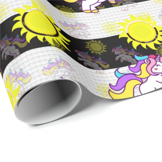Schattige Zwart Wit Zonnig Eenhoorn Stripes Design Cadeaupapier (Rol Hoek)