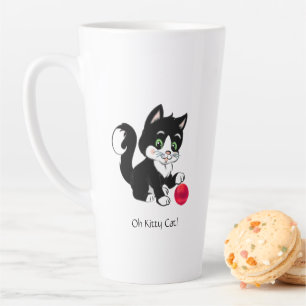 Schattige zwart-witte kat met rode bal latte mok