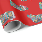 schattige zwarte en bruine puppy met kerstmis cadeaupapier (Rol Hoek)