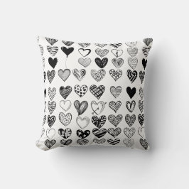 Schattige zwarte-hartenkrabbeltekening kussen