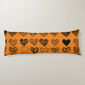 Schattige zwarte-hartenkrabbeltekening lichaamskussen (Achterkant)