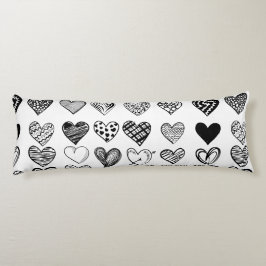 Schattige zwarte-hartenkrabbeltekening lichaamskussen