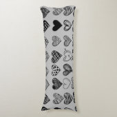 Schattige zwarte-hartenkrabbeltekening lichaamskussen (Voorkant Verticaal)