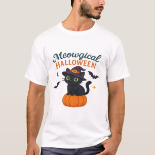 Schattige zwarte kat met gloeiende groene ogen op t-shirt