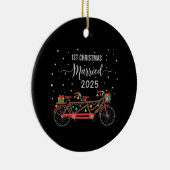 Schattigee 1e kerst Getrouwd 2025 Tandem Fiets Keramisch Ornament (Rechts)