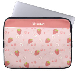 Schattigee aardbei met bloemen. laptop sleeve