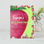 Schattigee aardbeien eerste verjaardagsuitnodiging kaart (Staand voorkant)