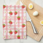 Schattigee aardbeien en bloemen op een roze gingha theedoek (Quarter Fold)
