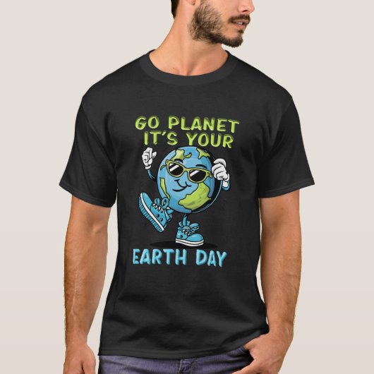 Schattigee Aardedag Go Planet Earth Day 1970-2024 T-shirt (Voorkant)