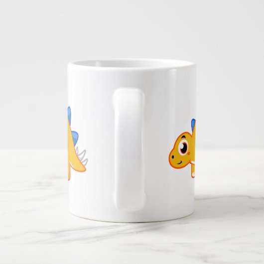 Schattigee afbeelding van een stegosaurus. grote koffiekop (Achterkant)